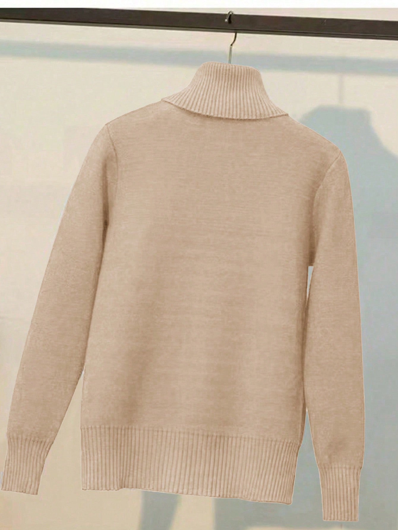 Winter Flow Knit – Bajo Asimétrico Confortable