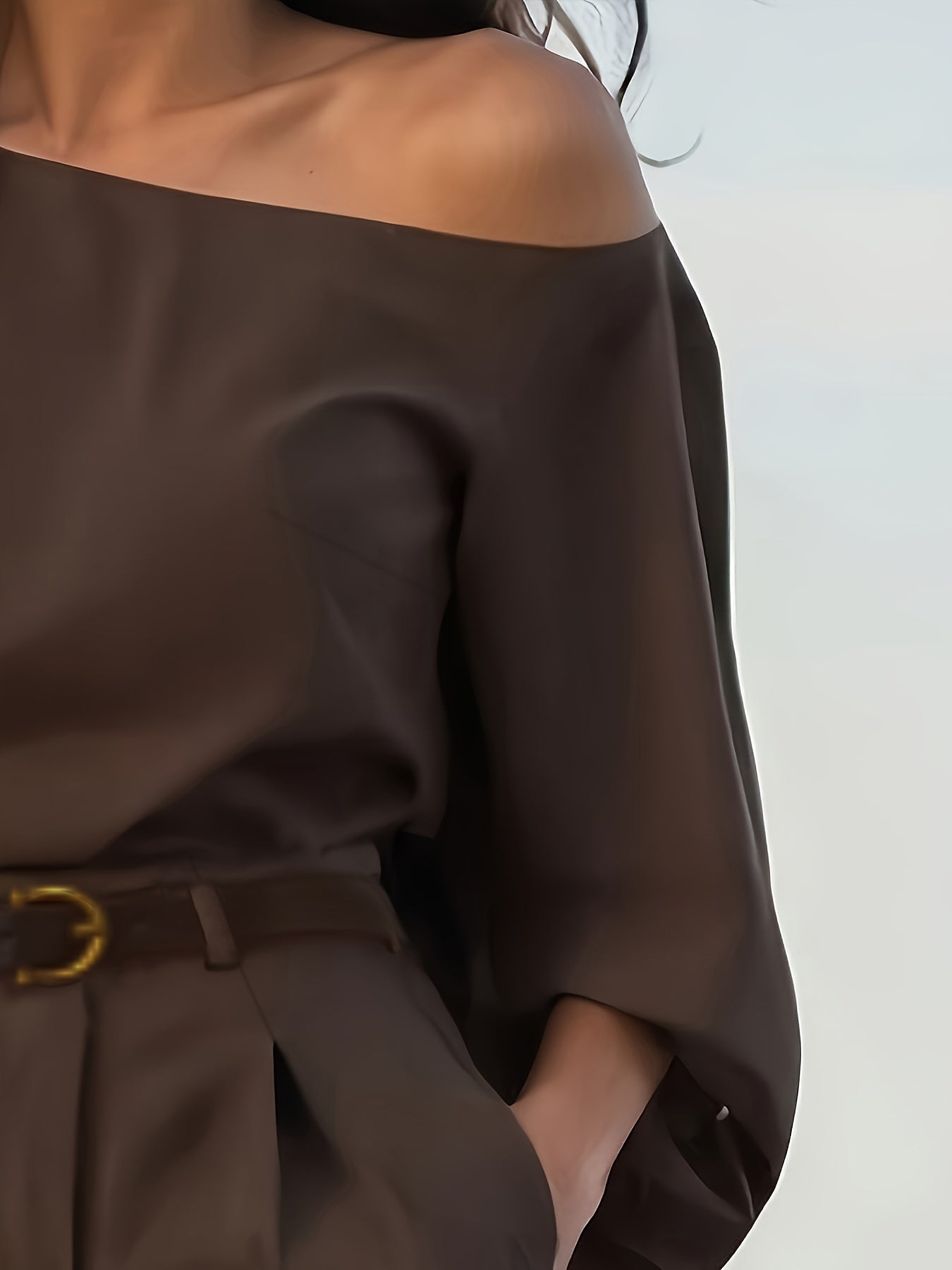 Aura Asymmetry Set – Diseño Elegante de Hombro Descubierto