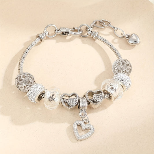 Heartshine Grace – Detalle Calado con Cristales Brillantes